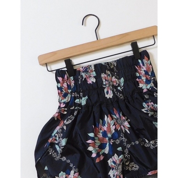 FREE PEOPLE Movement The Way Home Floral Shorts Black Athletic Print X-Small - Picture 4 of 16
